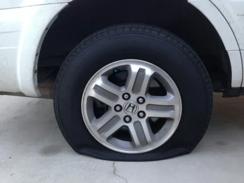 Keith's Towing roadside tire change service